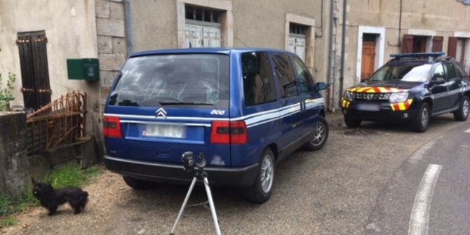 Sahte Jandarma Arabasıyla Trafiğin Hızını Kesti