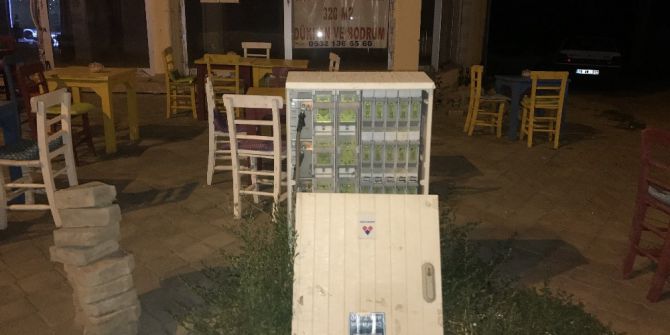 Iğdır’da Açık Elektrik Panosu Tehlike Oluşturuyor