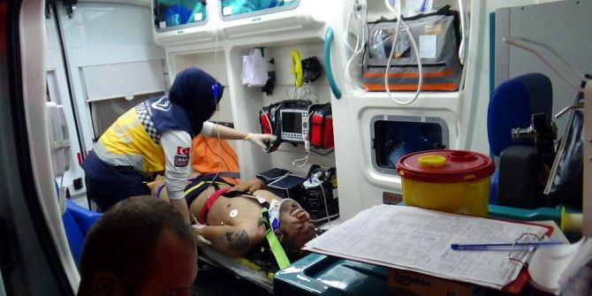 Havalandırma Boşluğuna Düşen İranlı Mülteci Ağır Yaralandı