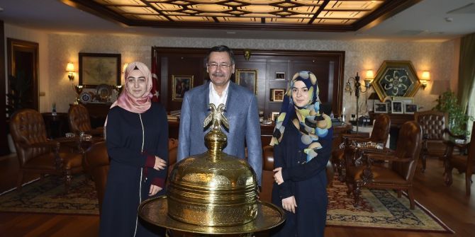 Başkan Gökçek, Şampiyon Öğrencileri Kabul Etti