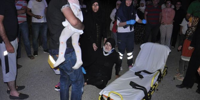 Elektrikli Bisiklete Kamyonet Çarptı: 3 Yaralı