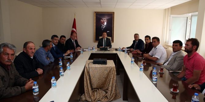 Vali Pehlivan, Muhtarlarla Bir Araya Geldi