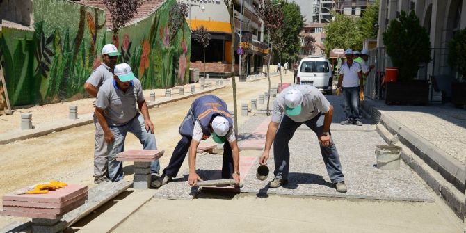 Fen İşleri Ekipleri Tüm Tepebaşı’nda