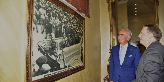 Danimarka Büyükelçisi’nden O Fotoğrafa Büyük İlgi