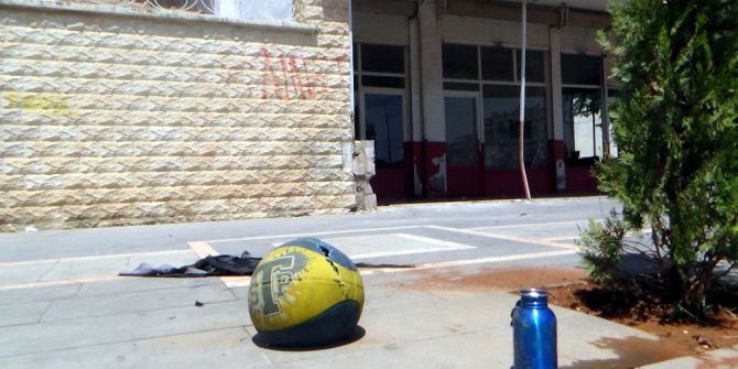 Kaldırımda Unutulan Sırt Çantasından Parfüm Ve Basketbol Topu Çıktı