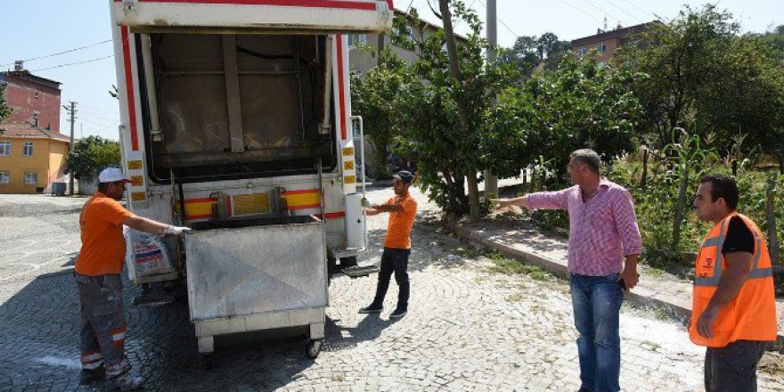 Tekkeköy Belediyesi Konteynerleri Dezenfekte Ediyor