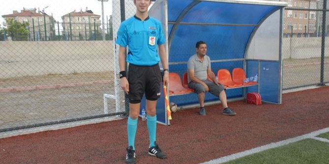 Sağlıkçı Baba İle Hakem Oğul Aynı Maçta Yan Yana