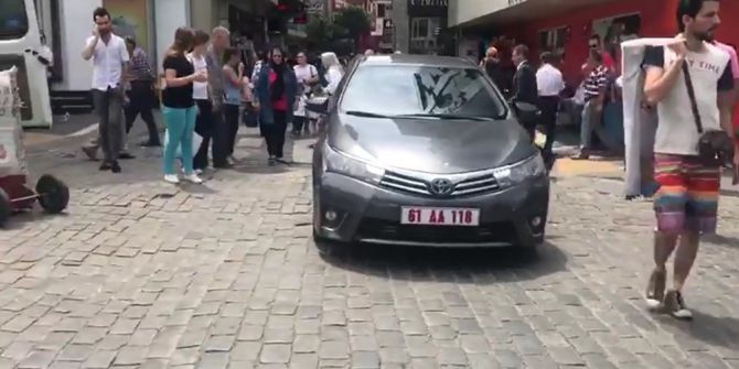 Chpli Milletvekili Pekşen İle Ortahisar Kaymakamı Arasında Yol Ortasında Park Tartışması