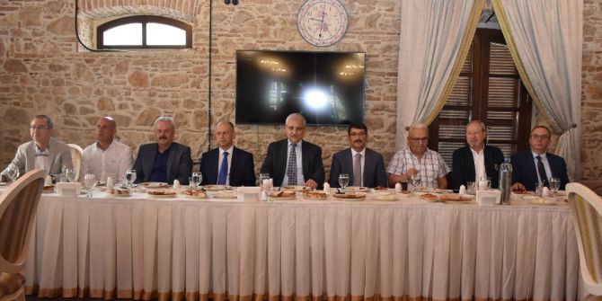 Vali Güvençer, Hayırseverlerle Kahvaltıda Buluştu