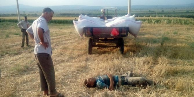 Freni Boşalan Traktörün Altında Kaldı