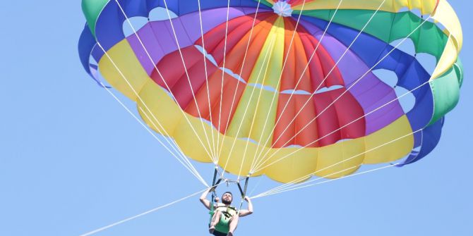 Emre Kaya’nın Jet Ski Ve Paraşüt Keyfi