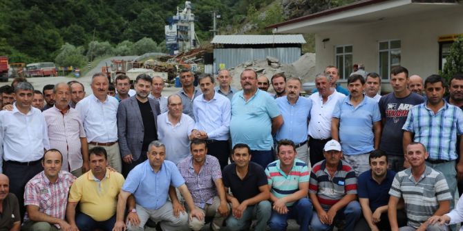 Emekli Olan Personele Veda Yemeği Düzenledi