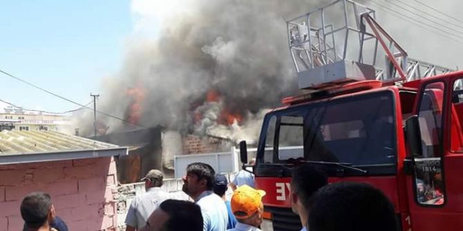 Yenipazar’da Yangın Bir Evi Kül Etti