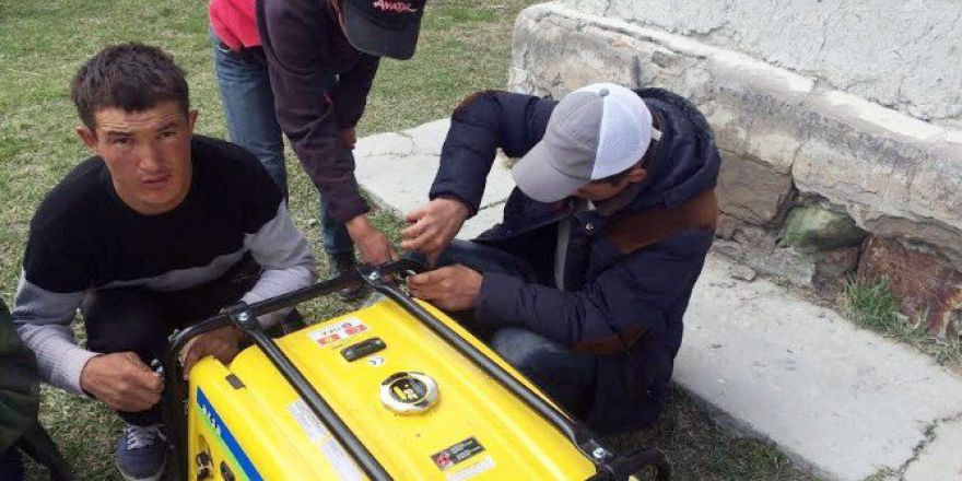 Kırgızistan’da Kırsal Alanda Yaşayan Ailelere Jeneratör Desteği