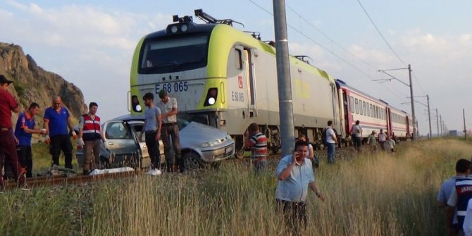 Raybüsün Otomobile Çarptığı Kazada Ölü Sayısı 2’ye Yükseldi