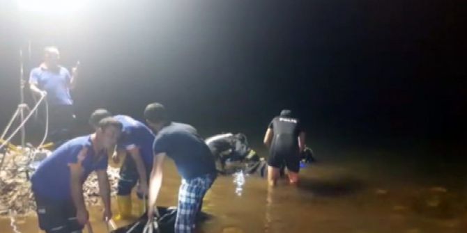 Gölete Düşen İki Gencin Cesedi Bulundu