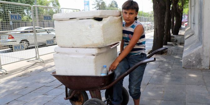 Suriyeli Çocuğa Zabıta Şiddeti