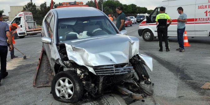 Yozgat’ta İki Otomobil Çarpıştı: 8 Yaralı