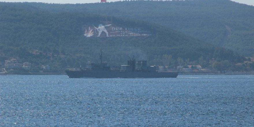 Yunan Savaş Gemisi Çanakkale Boğazı’ndan Geçti