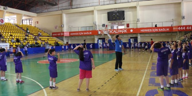 7 Bin Gebzeli Çocuk Yaz Okullarında Spor Yapıyor