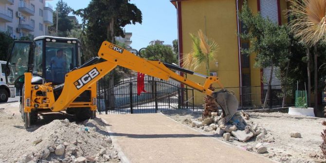 Kuşadası’nda Şehit Yarbay Songül Yakut Parkı’nın Yapımı Devam Ediyor