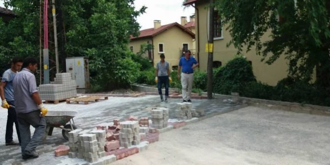 Vezirhan Beldesi’nde Parke Ve Kaldırım Çalışmaları