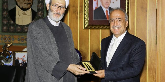 Tebriz Üniversitesi İlahiyat Fakültesi Dekanı Ve Öğretim Üyeleri Rektör Çomaklı’yı Ziyaret Etti