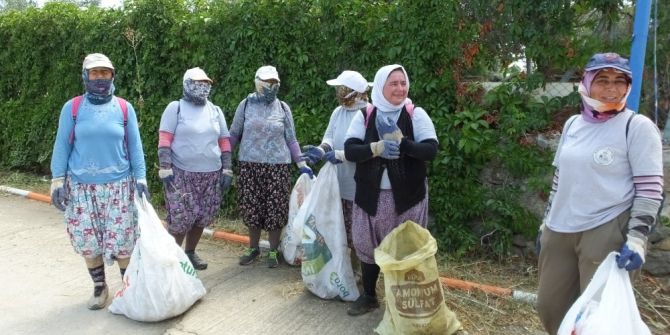 Burhaniye’de Kent Temizliğine Kadın Eli Değdi