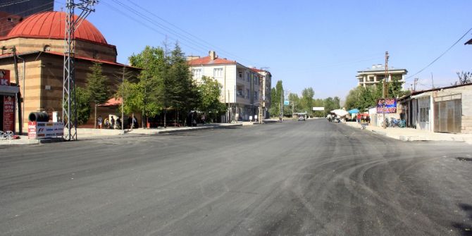 Van Büyükşehir Belediyesine Pankartlı Teşekkür