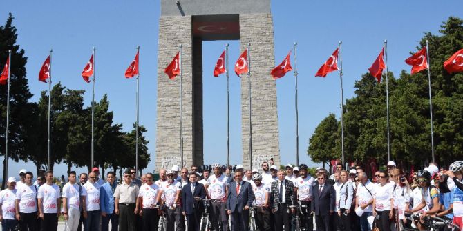 15 Temmuz Şehitleri İçin Bin 600 Kilometre Pedal Çevirdiler