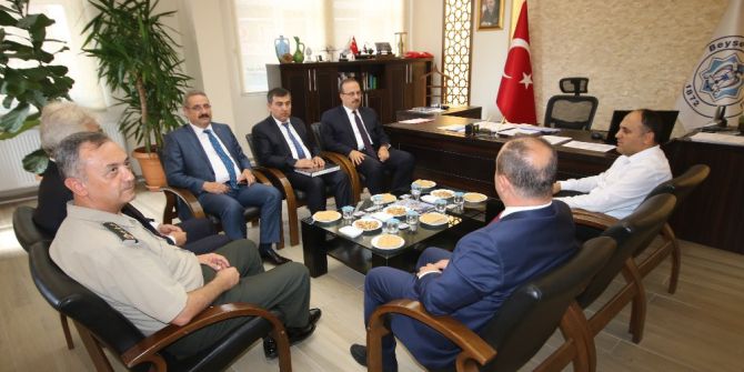 Vali Canpolat, Beyşehir Belediyesi’ni Ziyaret Etti