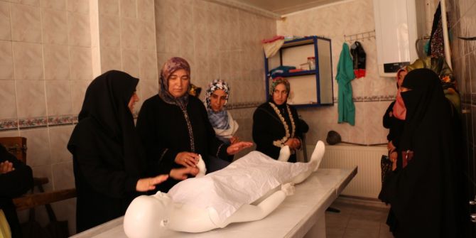 Bitlis’te İlk Kez Kadınlara Yönelik Gassal Kursu Açıldı