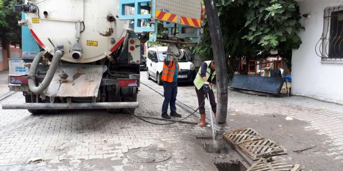 Esenyurt Belediyesi Ekipleri, Şiddetli Yağışlara Karşı Seferber Oldu