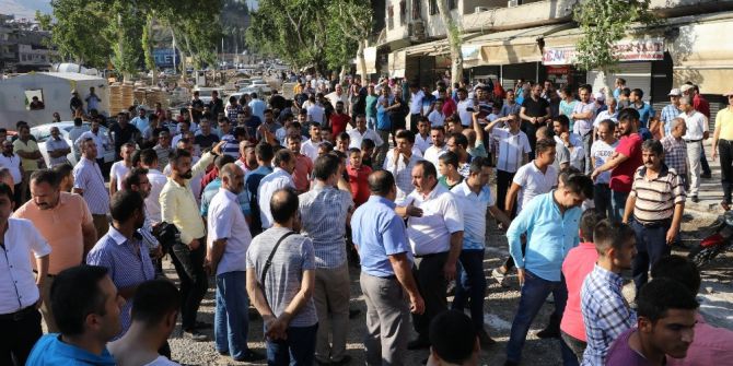 Esnaf Kepenk Kapatıp Yol Kesti