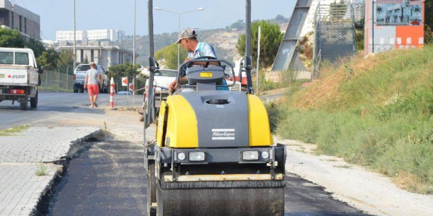 Kuşadası’nda Yol Çalışmaları