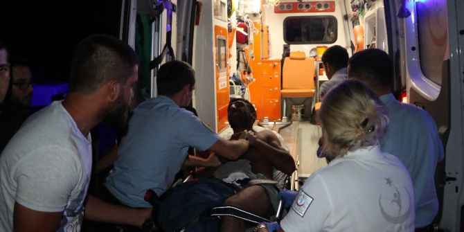 Adana’da Göle Atlayarak İntihar Etmeye Çalışan Adamı Vatandaşlar Kurtardı