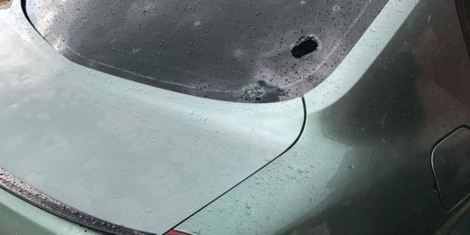 Yumurta Büyüklüğünde Yağan Dolu, Aracın Camını Kırdı