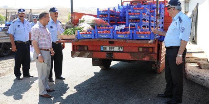 Mamak’ta Seyyar Satıcılara Geçit Yok