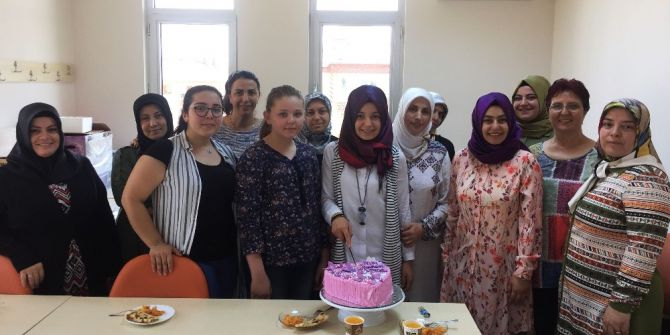 Hüma Sultan Hanım Evinde Kına Gecesi