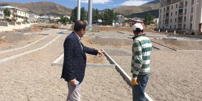 Başkan Bulutlar, Yapımı Süren Parkları Yerin De İnceledi