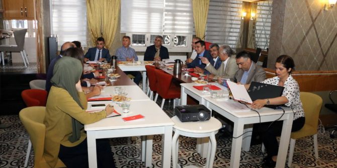 Eyüp’teki Türbeler Ve Tarihi Mezarlıklar Bakıma Alınacak