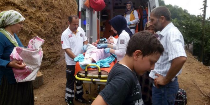 80 Yıl Sonra Kapılarında İlk Kez Ambulans Gördüler