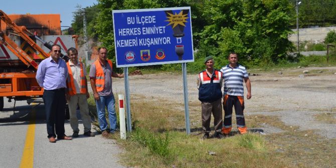 Jandarma Trafik Timinden Hayat Kurtaran Emniyet Kemeri Uyarısı