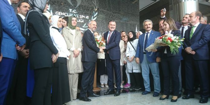 Gençlik Ve Spor Bakanlığında Devir Teslim Töreni