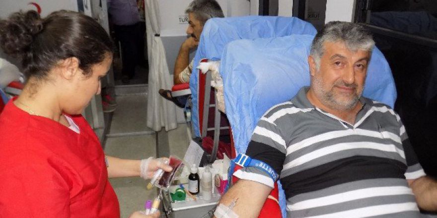 53 Yaşında 22. Kez Kan Verdi