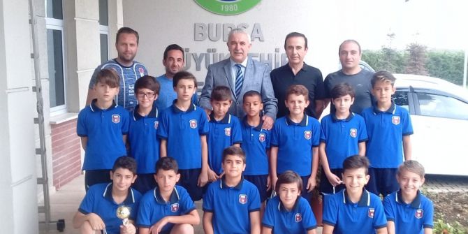 Şampiyon Miniklerden Anlamlı Ziyaret