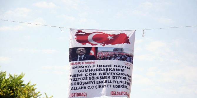 Cumhurbaşkanı Aşkı Pankart Astırdı, Polis Alarma Geçti