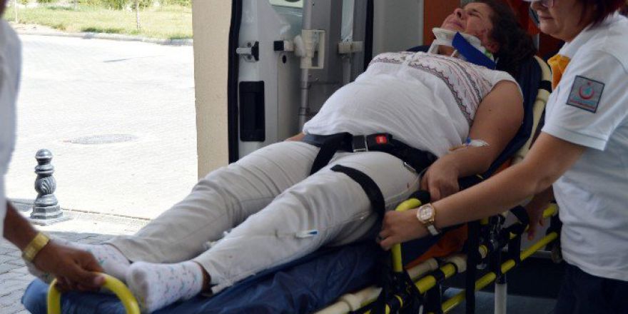 İki Otomobil Çarpıştı: 1 Yaralı