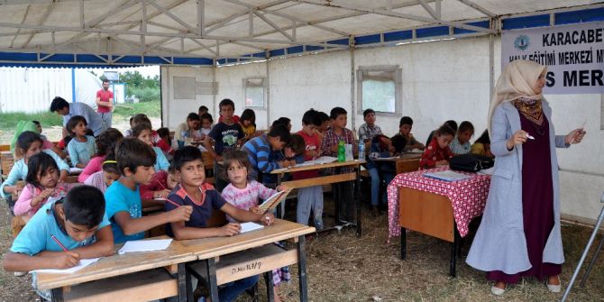 Mevsimlik İşçilerin Çocukları İçin Çadır Okul