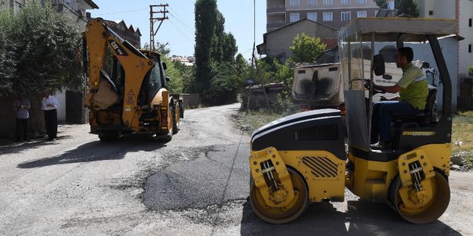 Muş’ta Geçici Asfalt Çalışmaları Devam Ediyor